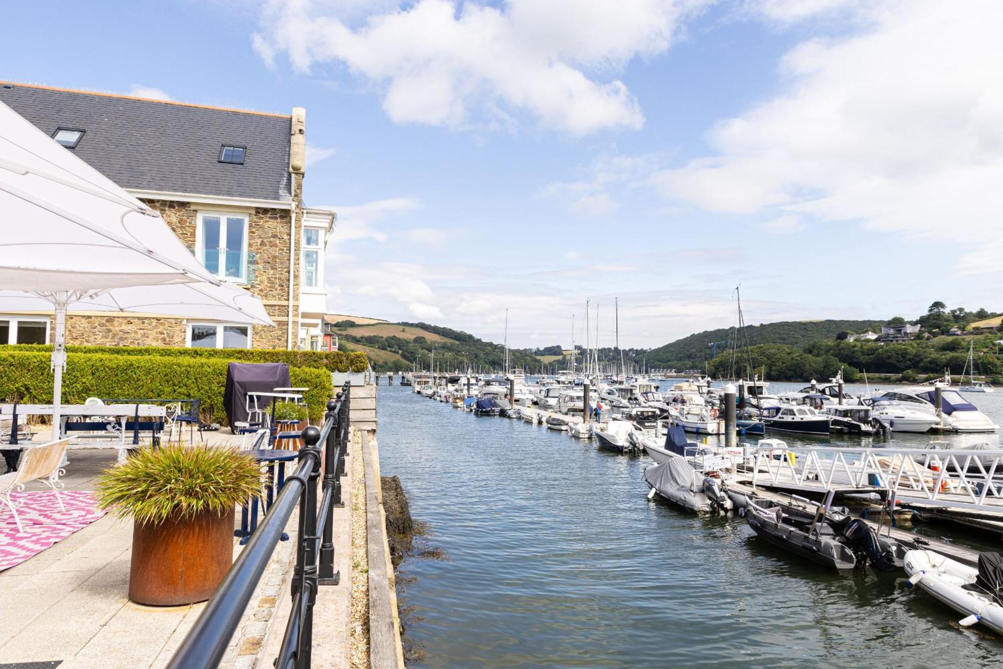 Dart Marina - Luxury Apartment On Marina Dartmouth Bagian luar foto