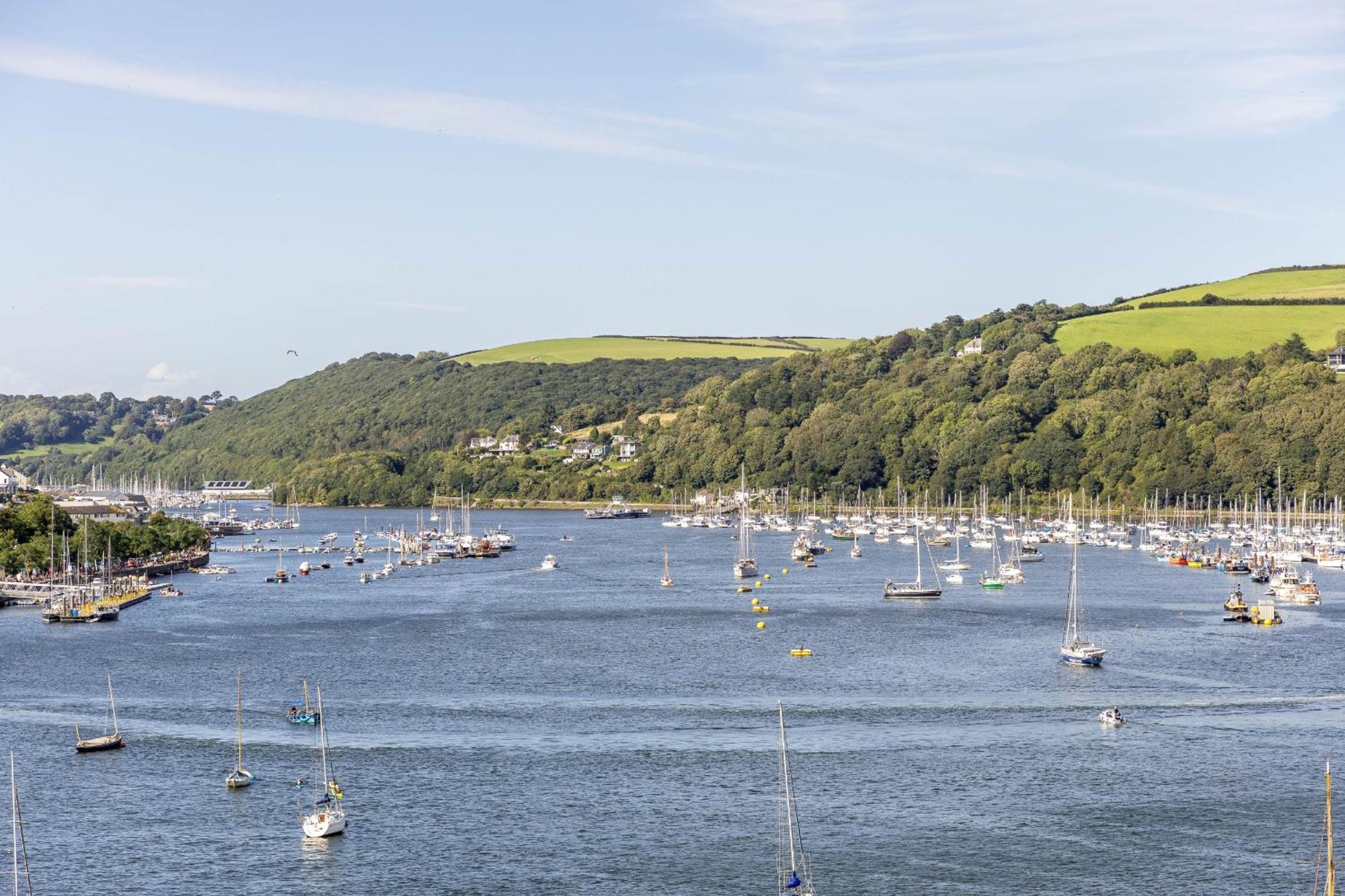 Dart Marina - Luxury Apartment On Marina Dartmouth Bagian luar foto